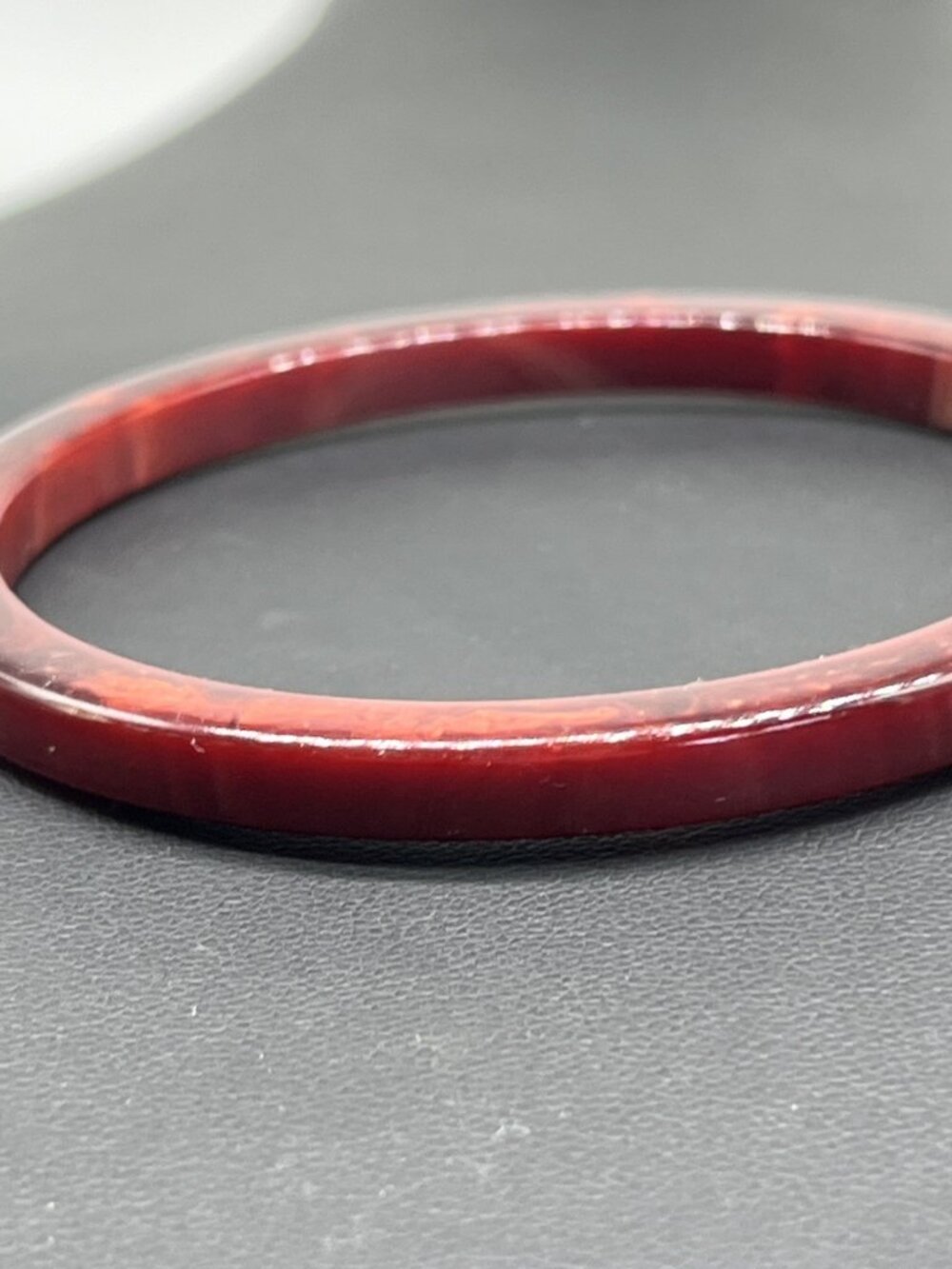 Maroon Marbled Bakelite Bangle Bracelet Spacer Size 7 3/4 - Picture 6 of 11